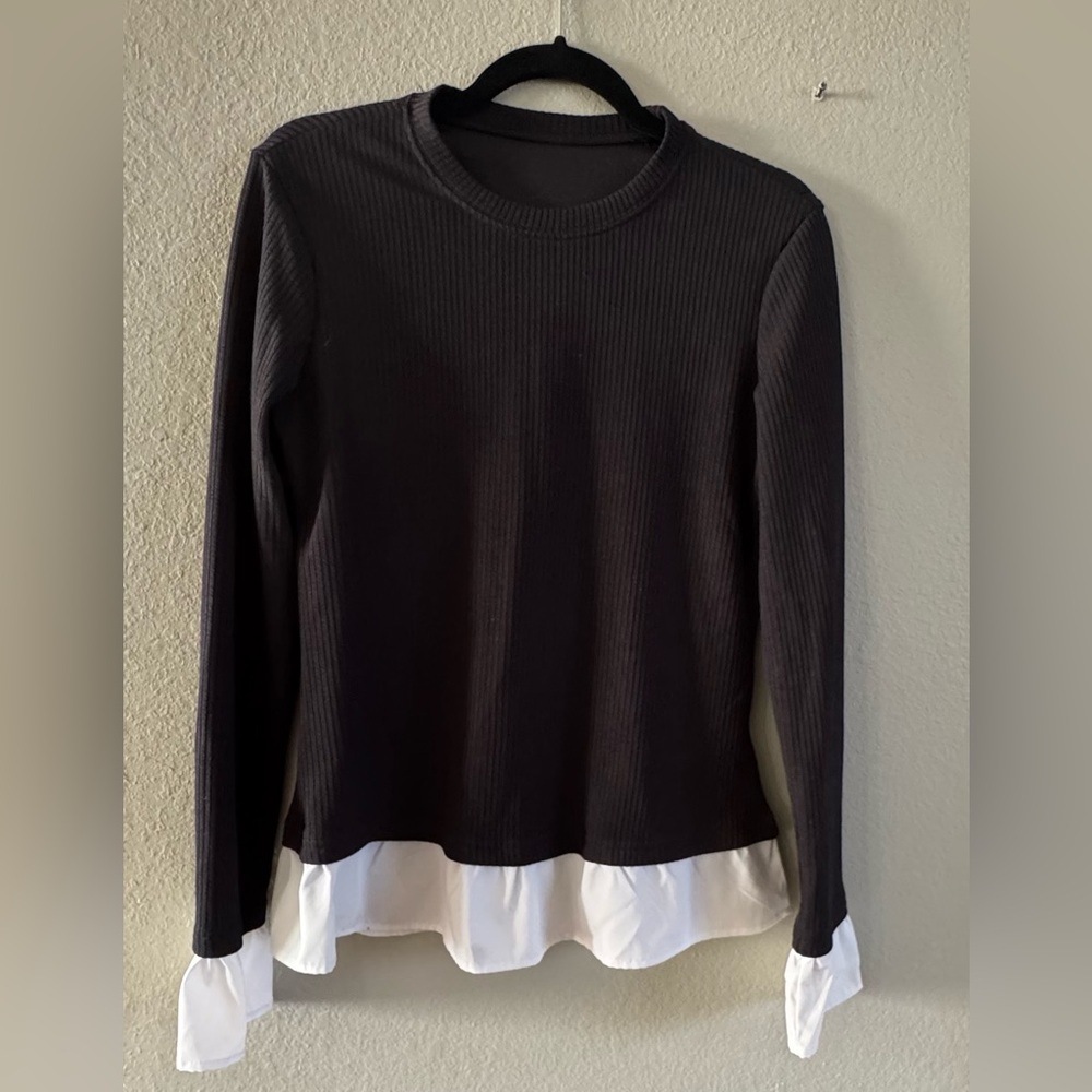 Black Long Sleeve Waffle Knit Top with White Ruffle Hem – Women’s Small